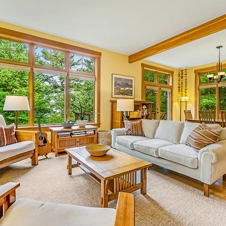 Whispering Pines Retreat Villa Eastsound Exteriör bild